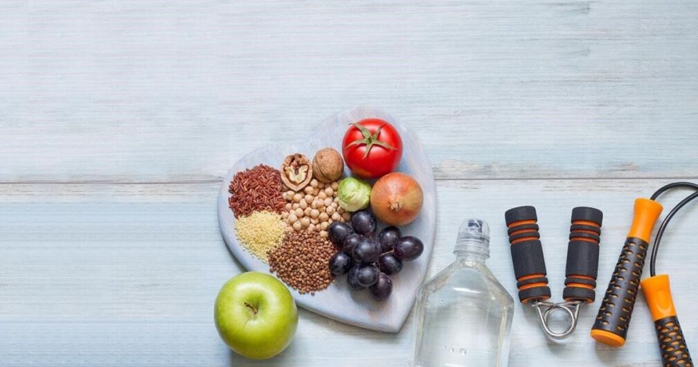 Noci, frutta, verdura, corde